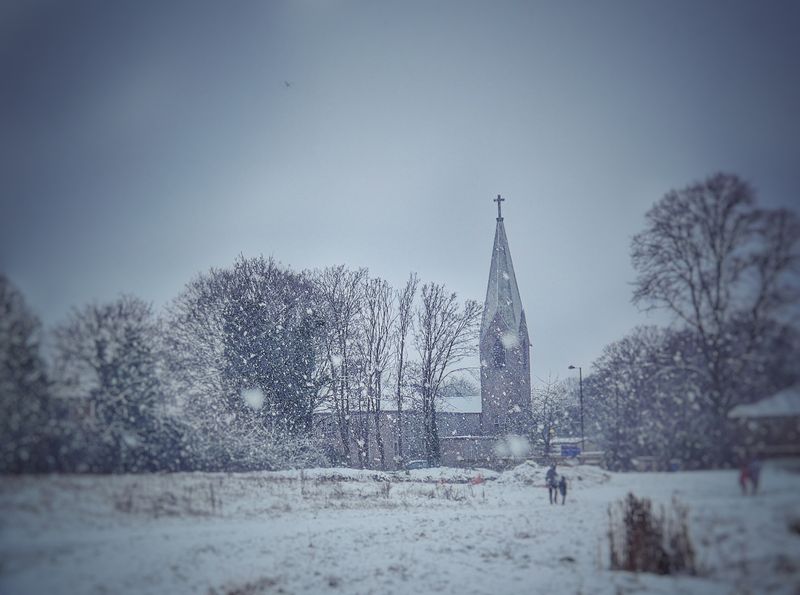 5G边缘计算与智能建筑服务器架构